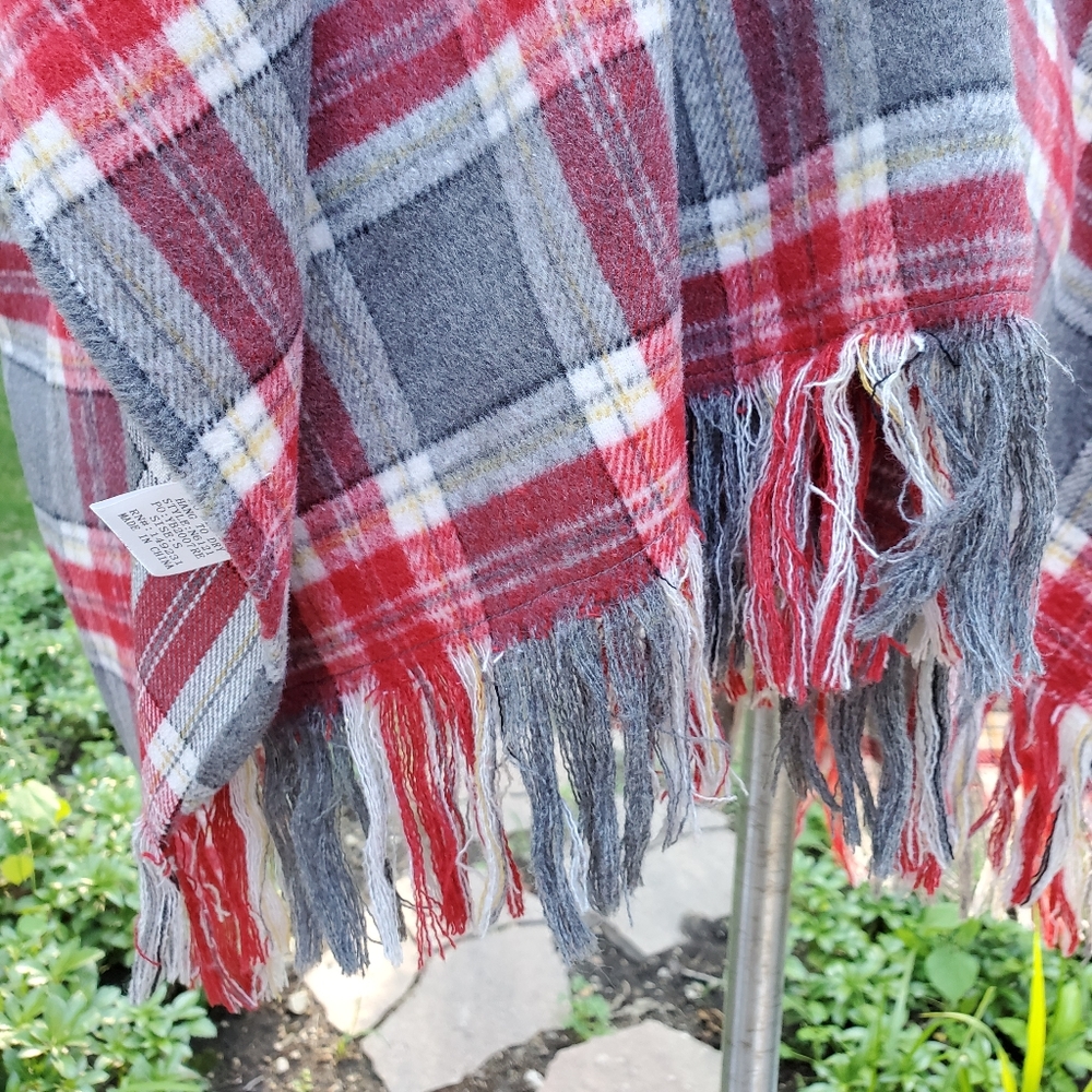 Kori America Red and Gray Plaid Flannel Wrap NWT - Picture 8 of 12